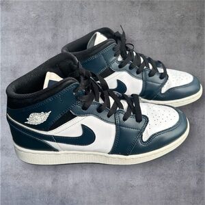 JORDAN 1 Mid Armory Navy